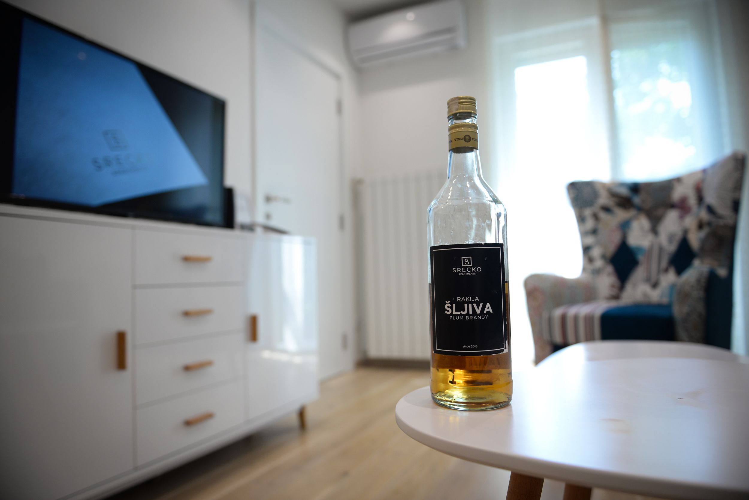 Bureau, fer et planche à repasser, lits bébé (gratuits), Wi-Fi gratuit