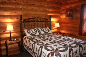 Traditional Cabin, Mountain View | 2 bedrooms, free WiFi