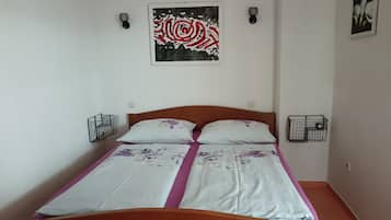 3 bedrooms, WiFi, bed sheets