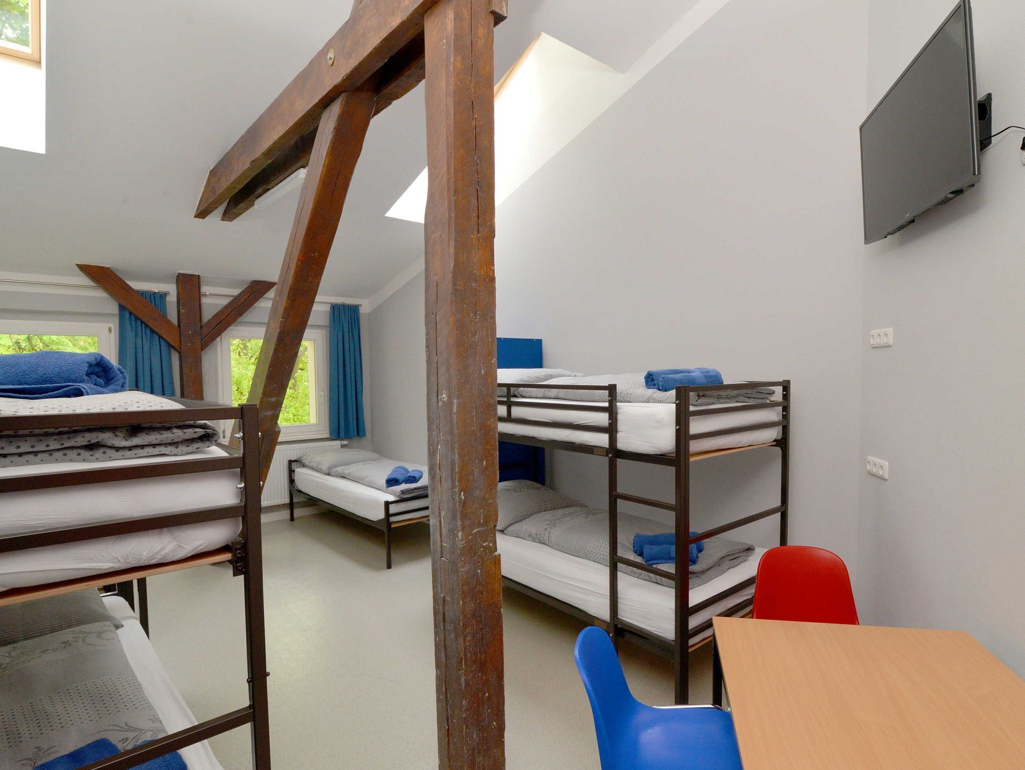 Room 10 (shared shower and shared WC), 6 persons - Hostel in Guben