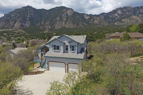 Nestled on the foothills of Cheyenne Mountain, Colorado living at it's best!