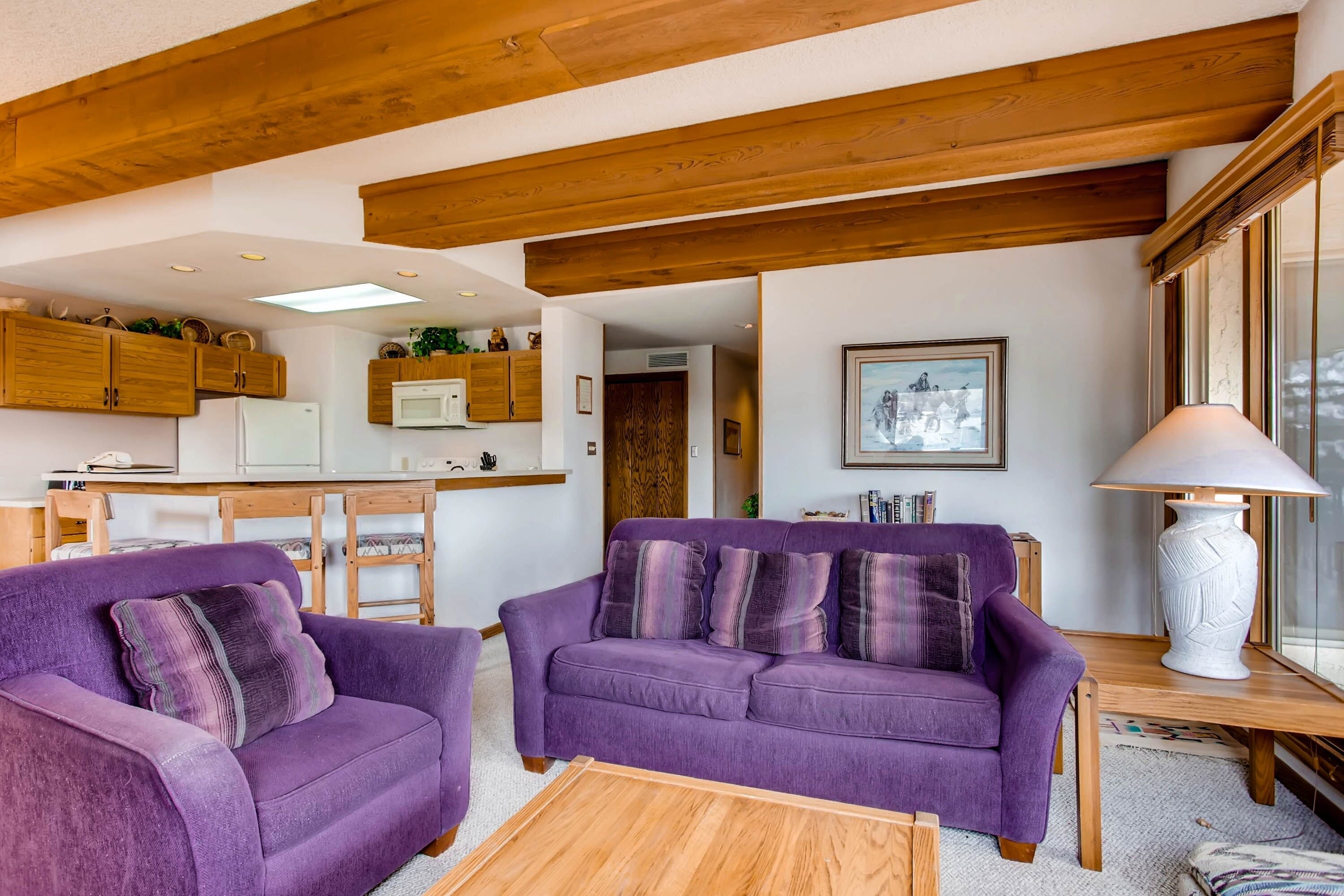 2BR with Stunning Mountain Views at Plaza by RedAwning