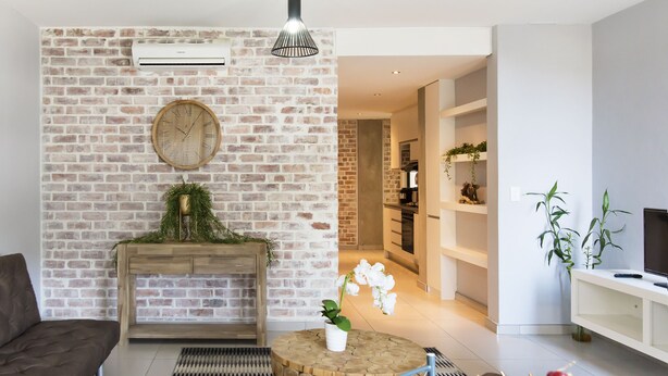 TV - Wild Olive Apartments (Windhoek)