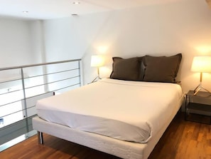 2 chambres, fer et planche à repasser, Wi-Fi, draps fournis