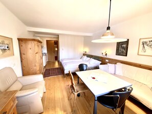 1 bedroom, iron/ironing board, travel crib, free WiFi - Romantic studio with garden, SWIMMING POOL, mountain railways for free (Telfes)
