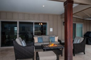 Terrace/patio - Family Friendly Home with Mountain Views, Private Lanai, and Beach Accessories (Waikoloa Village)