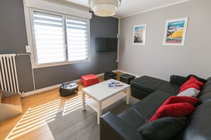Smart TV, libri, studio