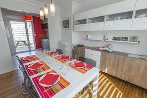 Dining - Gite BREST, l'un des gites de Fabie, logement entier 150m2 (BREST)