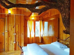 2 bedrooms, bed sheets