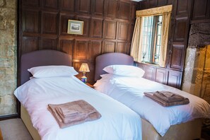 7 Schlafzimmer, Bügeleisen/Bügelbrett, Reisekinderbett, kostenloses WLAN