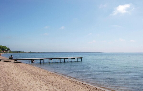 Playa en los alrededores y pesca 