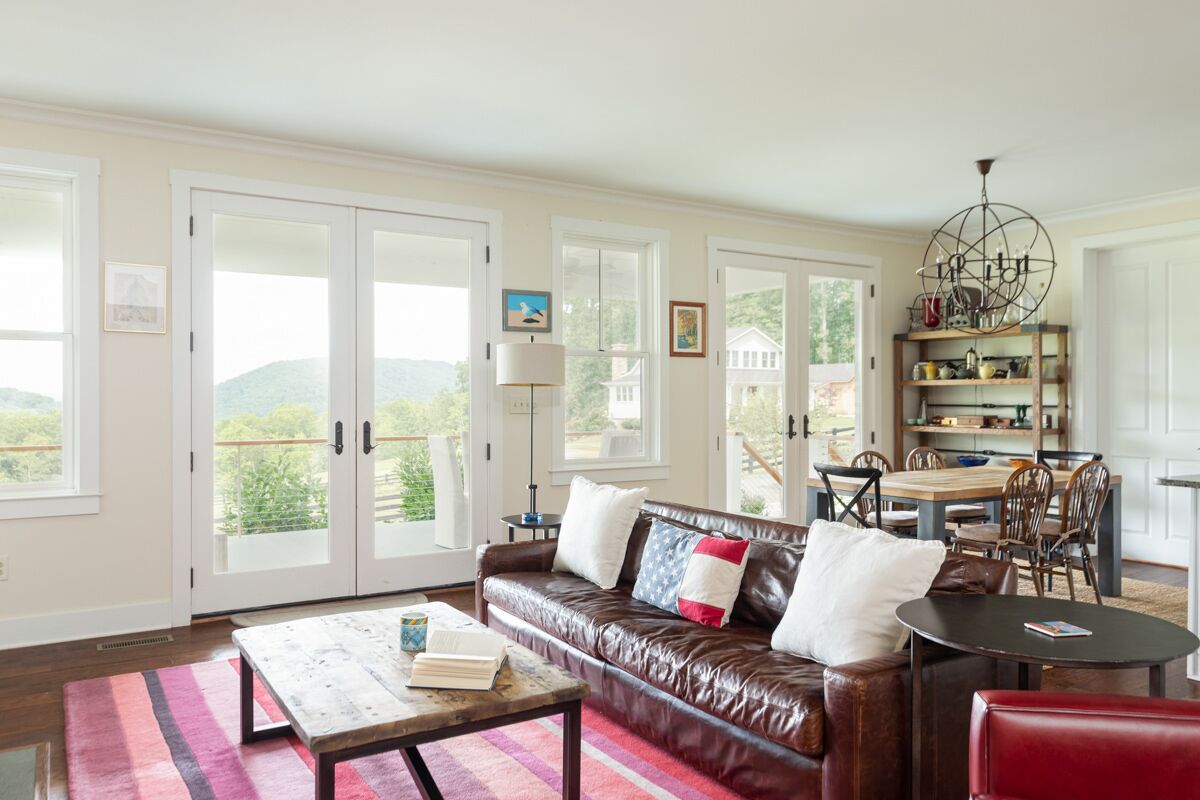 Book Now for Summer! Beautiful Pet-Friendly Home with Breathtaking mountain views and WiFi
