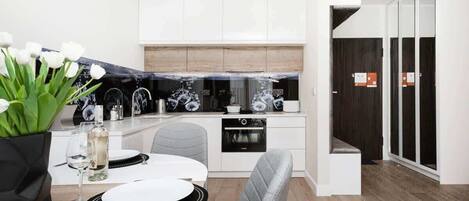 Fridge, microwave, oven, stovetop