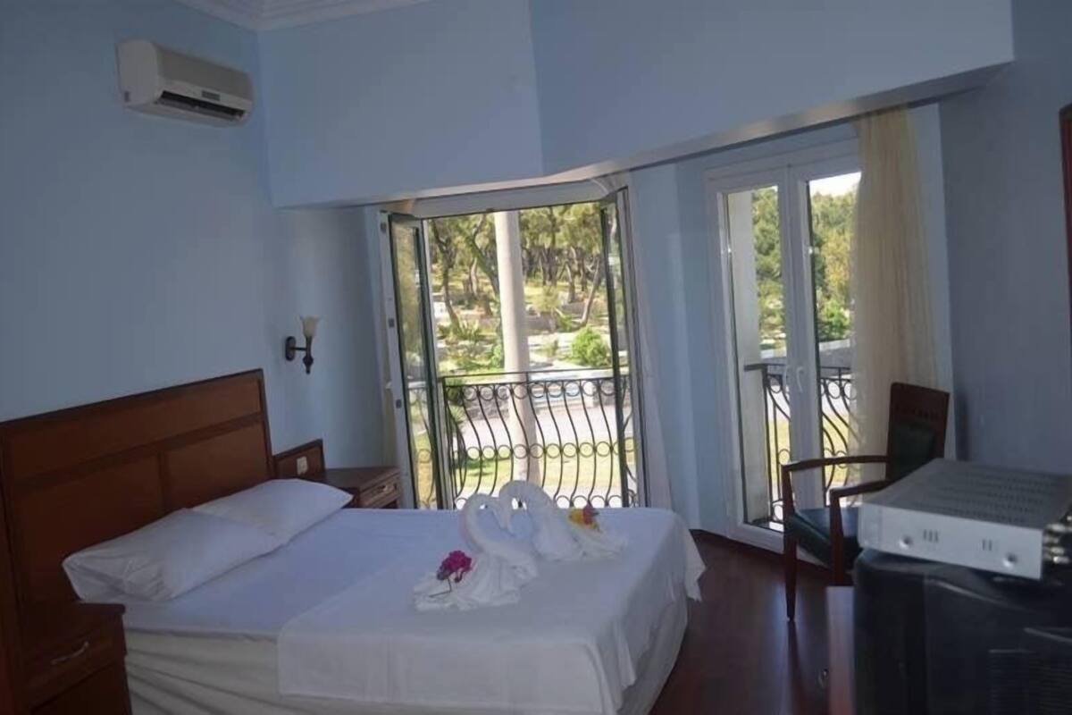 Double or Twin Room | WiFi (free)