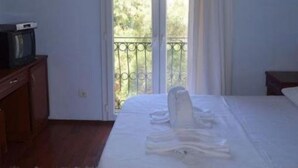Double or Twin Room | WiFi (free) - Silva Butik Hotel (Ayvalik)