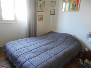 5 chambres, fer et planche à repasser, Wi-Fi, draps fournis