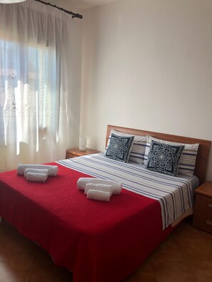 3 Schlafzimmer, Bügeleisen/Bügelbrett, kostenloses WLAN, Bettwäsche