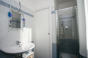 Dusche, Bidet, Handtücher