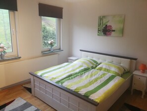 2 bedrooms, WiFi, bed sheets