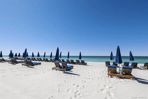On the beach - Stunning West End View, Spring/Summer open, book your getaway now! (Panama City Beach)