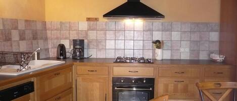 Frigorífico, microondas y lavavajillas