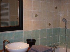 Towels - Charming renovated cottage, 2 bedrooms in nature (Palogneux)