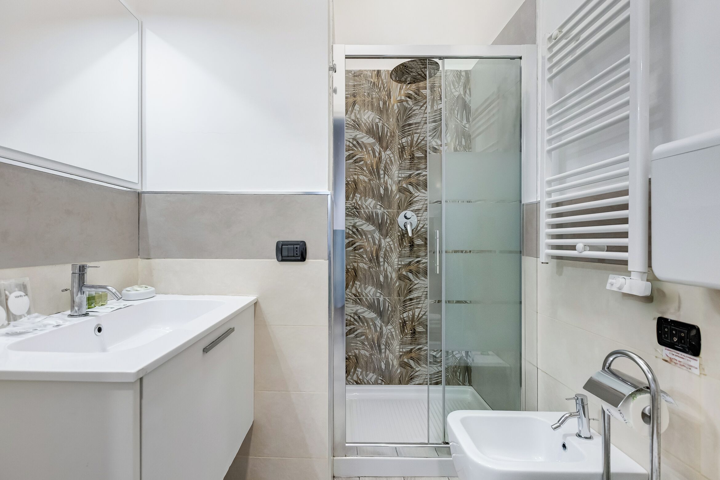 Deluxe Double Room | Bathroom