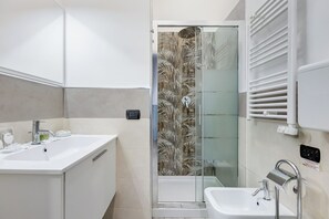 Bathroom - Maison Risorgimento (Rome)