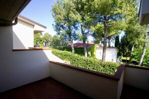Property grounds - N142 - Numana, delightful villa with garden (Numana)