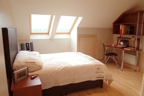 4 bedrooms, iron/ironing board, WiFi, bed sheets - Cuirt na Coiribe 4 bedroom Apartment (sleeps 5) (Galway)
