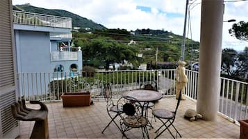 Superior Double Room, 1 Queen Bed, Sea View | Terrace/patio