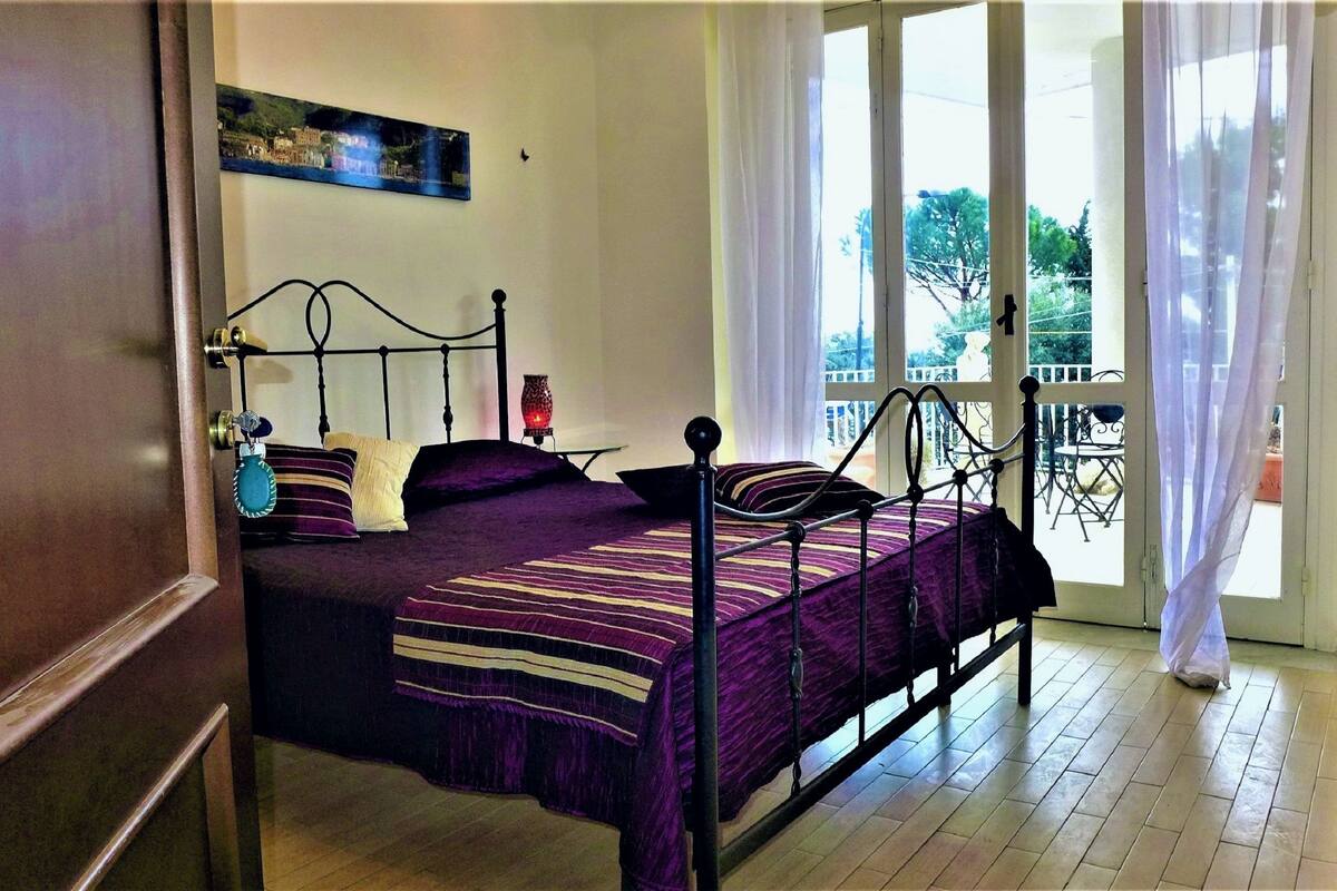 Superior Double Room, 1 Queen Bed, Sea View | Blackout drapes, WiFi (free), bed sheets