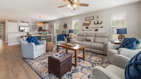 TV - Anchors Away II in this Spacious and Beautiful  2BR, Condo overlooking Pond, Pool and 4th Hole (Pawleys Island)