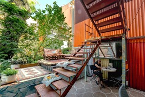 Garden - Yolohostel (Istanbul)