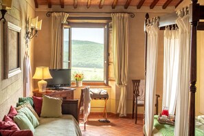 9 chambres, fer et planche à repasser, lit parapluie, Wi-Fi gratuit