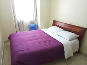 1 dormitorio, tabla de planchar con plancha, wifi