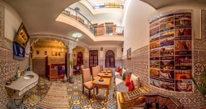 Breakfast, lunch, dinner served; local and international cuisine