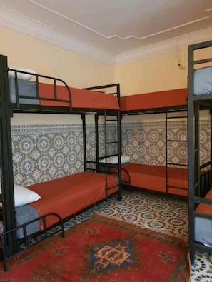 Grand Shared Dormitory | Free WiFi, bed sheets