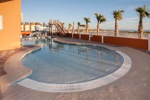 Unclassified image, 5 of 49, button