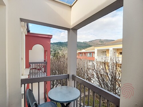 Cozy Studio in Lamalou-les-Bains, Renovated, NW View, Near Town & Thermes, Pets Welcome