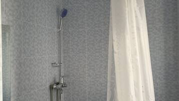Basic Double Room | Bathroom amenities | Shower, hair dryer
