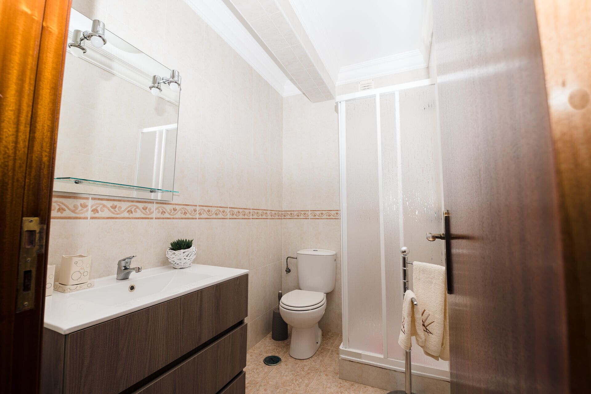 Bathtub, hair dryer, towels