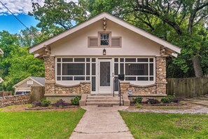 Exterior detail - Spacious & Updated 1920's HSNP Craftsmen Home (Hot Springs)