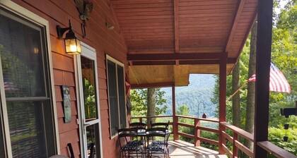 Eagles Nest Cottage- Pet Friendly with amazing views