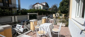 N050 - Numana, trilocale in centro con portico e posto auto