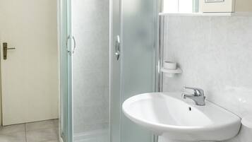 Doccia, bidet, asciugamani