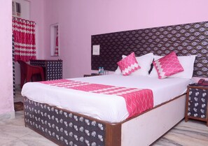 Quarto casal superior | Banheiro | Chuveiro, produtos de toalete grátis, toalhas de banho