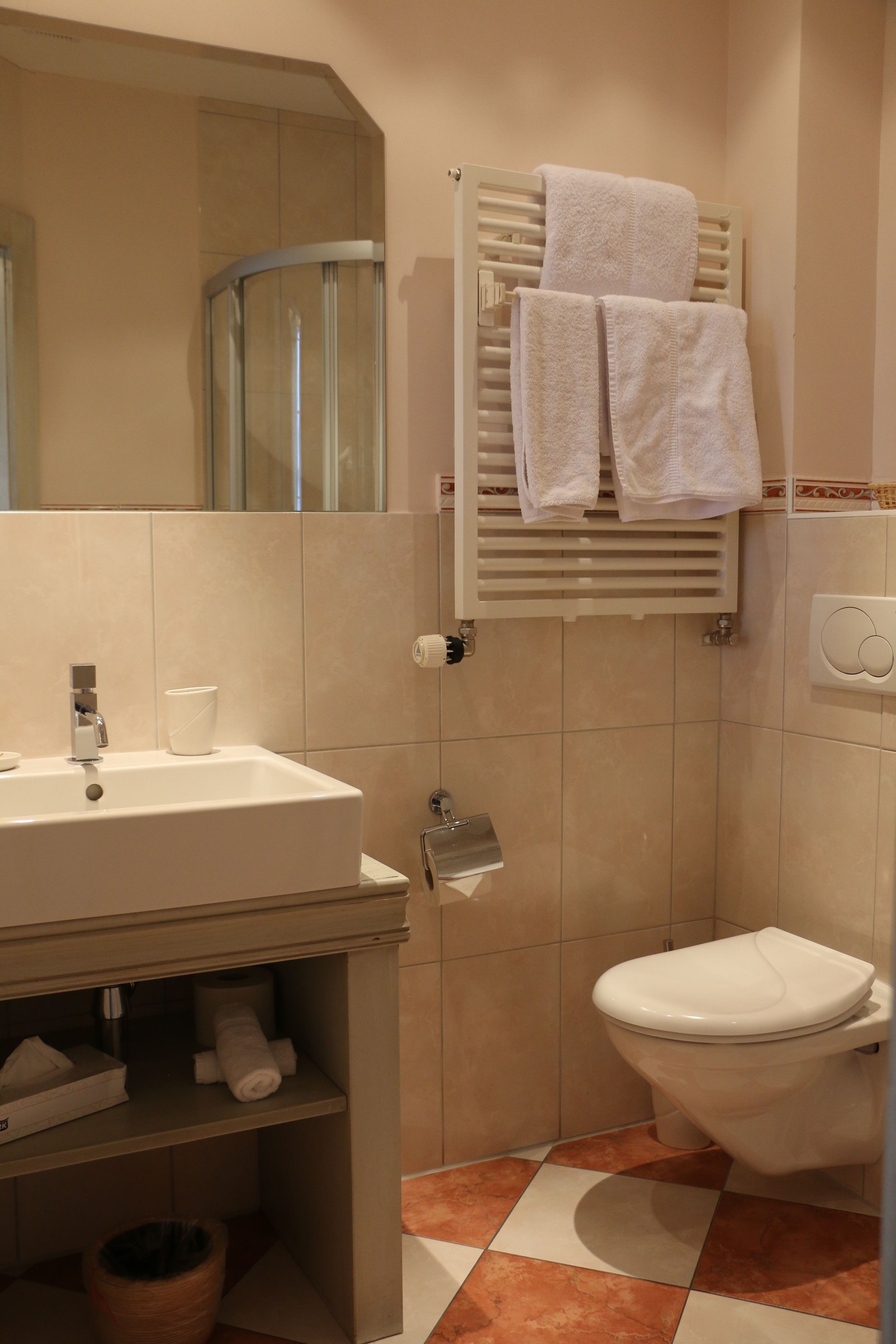 double or twin room, partial lake view | bathroom | shower, free toiletries, towels