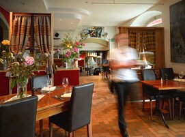 Breakfast, lunch and dinner served