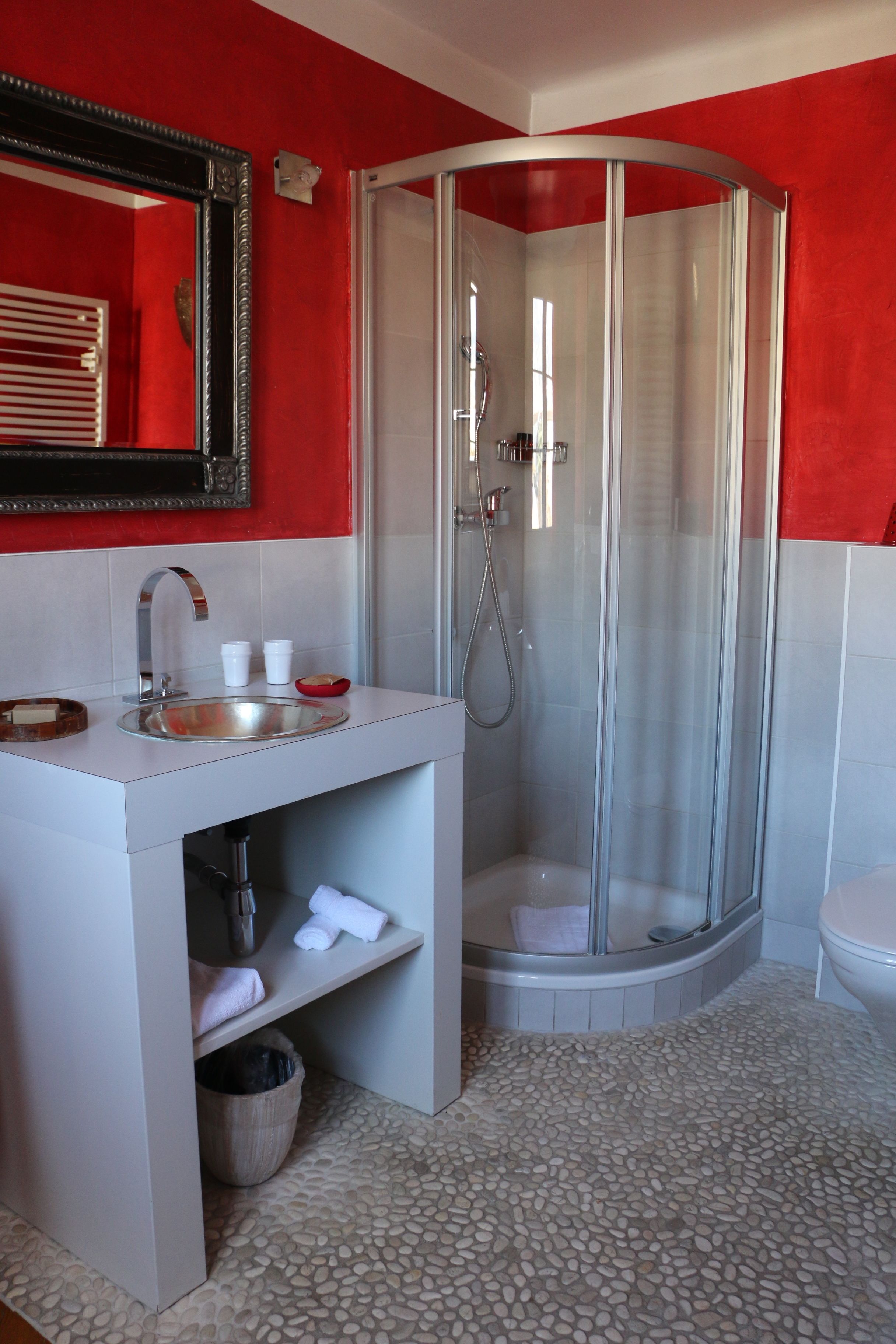 suite, partial lake view | bathroom | shower, free toiletries, towels